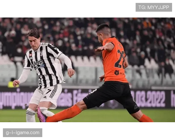 尤文图斯铁血防线再立奇功,稳扎稳打斩获关键三分 尤文图斯铁血防线再立奇功,稳扎稳打斩获关键三分