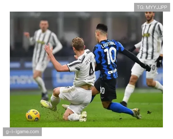 意甲国家德比打响!AC米兰与国际米兰巅峰对决,冠军主动权成焦点 意甲国家德比打响!AC米兰与国际米兰巅峰对决,冠军主动权成焦点