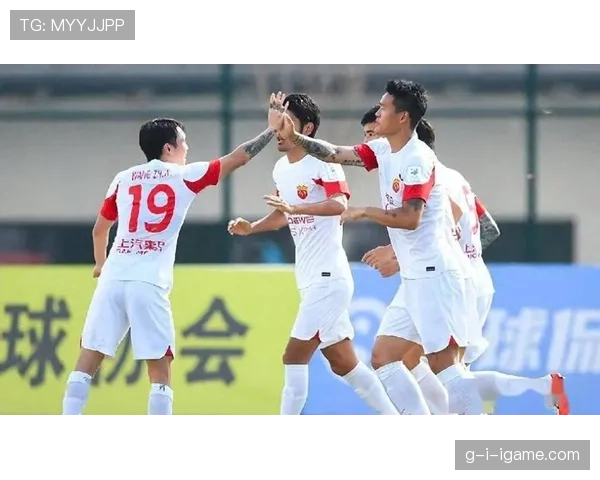 上海海港勇夺超级杯冠军，强势回暖彰显争冠实力