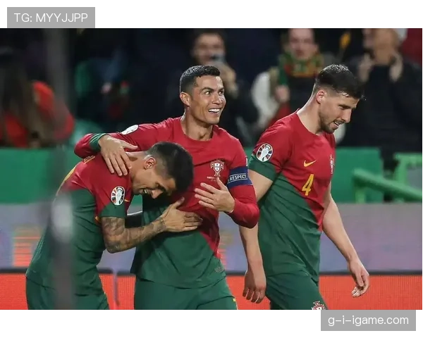 C罗领衔葡萄牙国家队出征欧洲杯预选赛，状态备受关注