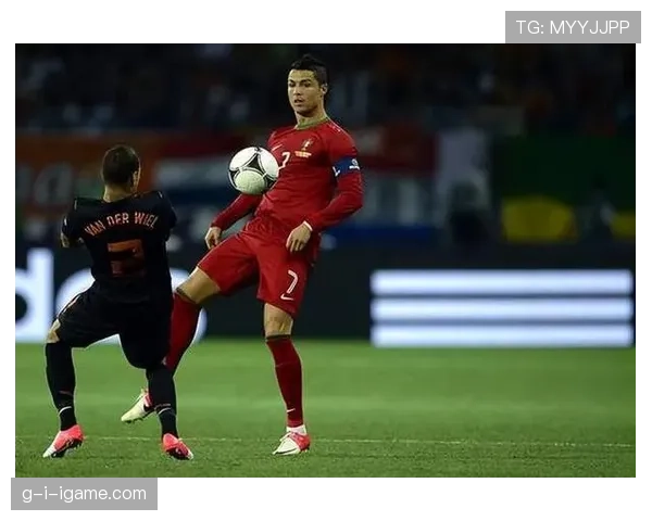 C罗队内地位引争议 本赛季表现稳健但角色定位受关注 C罗队内地位引争议 本赛季表现稳健但角色定位受关注