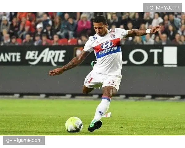 阿贾克斯荷甲竞争力明显下滑,争冠形势面临严峻挑战